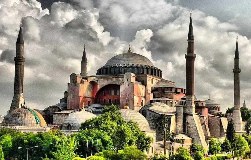 مسجد ایاصوفیه استانبول؛ راوی هزارو500سال تاریخ پرتلاطم!