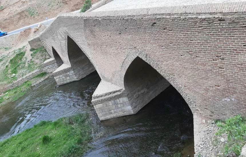پل تاریخی گاران مریوان