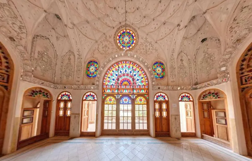 زیباترین خانه تاریخی کاشان کدام است؟