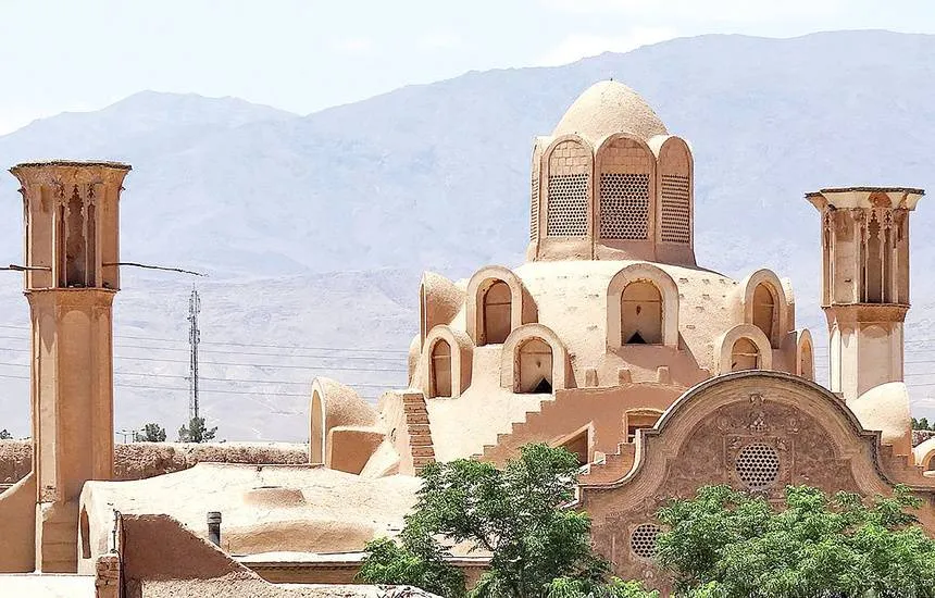 کدام‌یک از خانه های تاریخی کاشان برای شما مناسب‌تر است؟