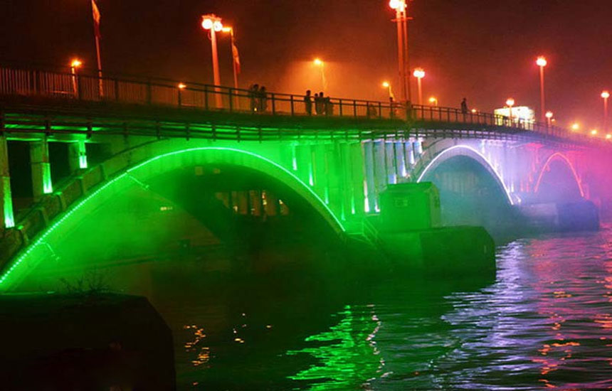 شب گردی در بندر انزلی؛ معرفی مکان‌های دیدنی بندر انزلی در شب