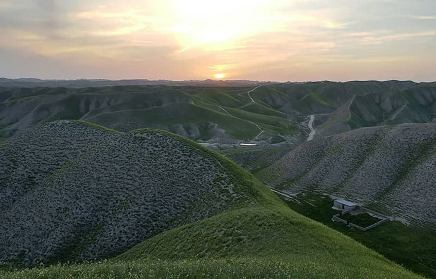 کوه‌ها و دره‌های جنگل گلستان