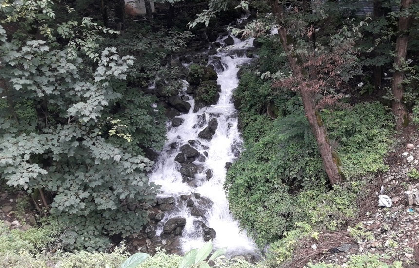 آبشار سفیدآب