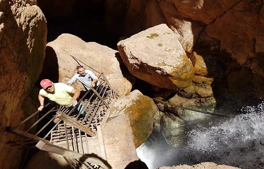 دره و آبشار مجن شاهرود