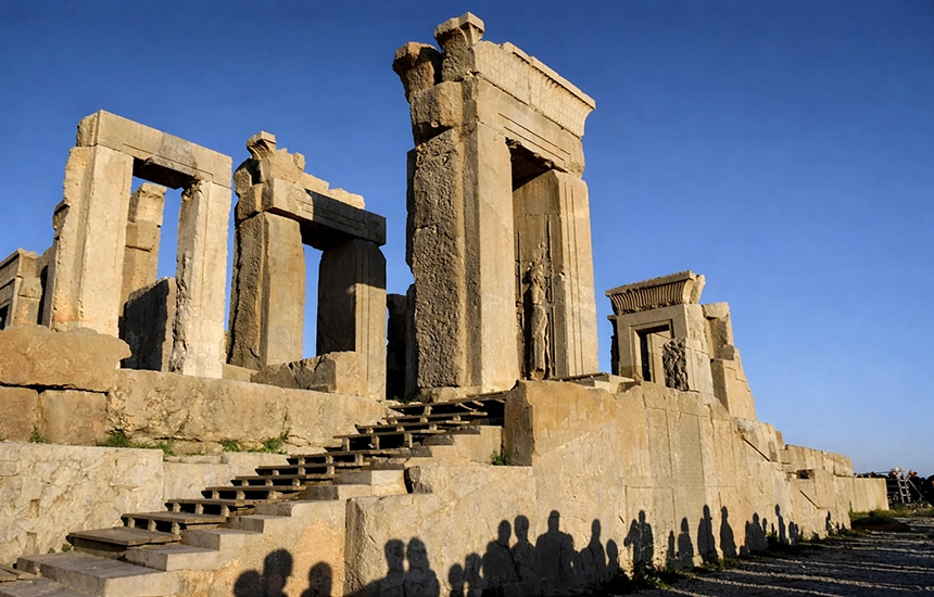 جاذبه‌های مسیر شیراز به ساری، جاده شیراز اصفهان