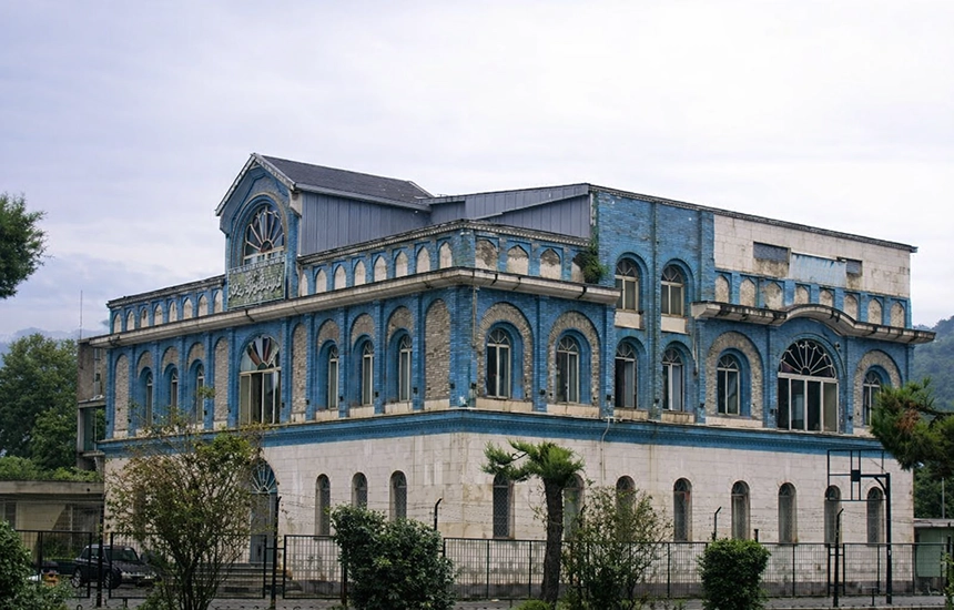 کاخ سردار امجد تالشی